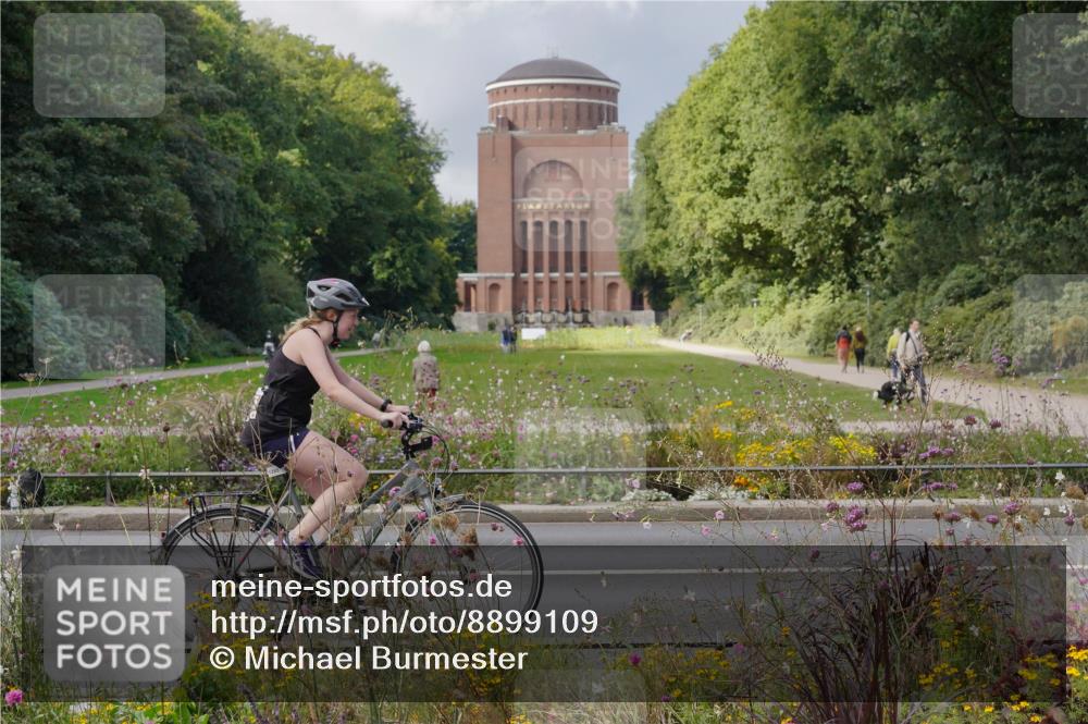 14.09.2025 - Stadtparktriathlon Michael Burmester http://msf.ph/oto/8899109 14.09.2025 12:51:33 Radfahren 1252, 1267, 1276, 1285, 1296, 1299 meine-sportfotos.de