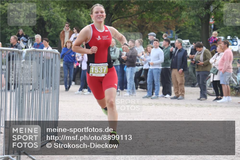 14.09.2025 - Stadtparktriathlon Strokosch-Dieckow http://msf.ph/oto/8899113 14.09.2025 14:10:33 Ziel 1432, 1456, 1537 meine-sportfotos.de