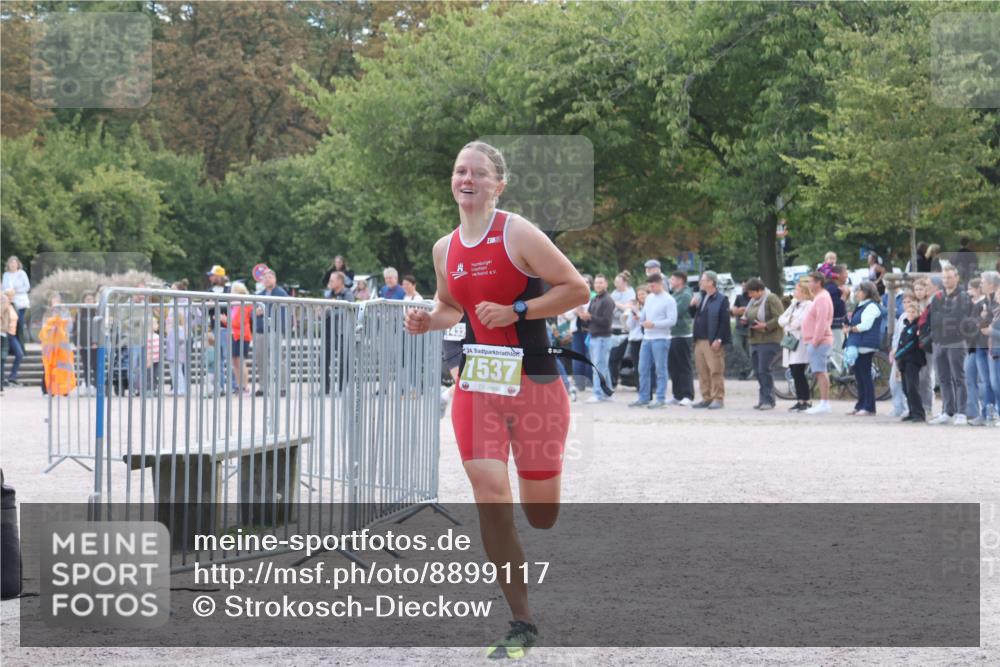 14.09.2025 - Stadtparktriathlon Strokosch-Dieckow http://msf.ph/oto/8899117 14.09.2025 14:10:34 Ziel 1432, 1456, 1537 meine-sportfotos.de