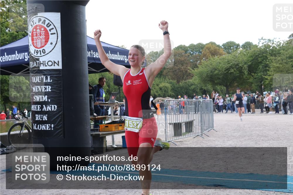 14.09.2025 - Stadtparktriathlon Strokosch-Dieckow http://msf.ph/oto/8899124 14.09.2025 14:10:35 Ziel 1432, 1537 meine-sportfotos.de