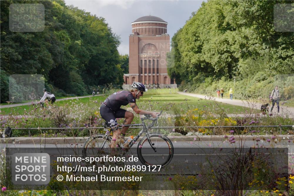 14.09.2025 - Stadtparktriathlon Michael Burmester http://msf.ph/oto/8899127 14.09.2025 12:51:43 Radfahren 1236, 1252, 1267, 1276, 1296, 1356 meine-sportfotos.de
