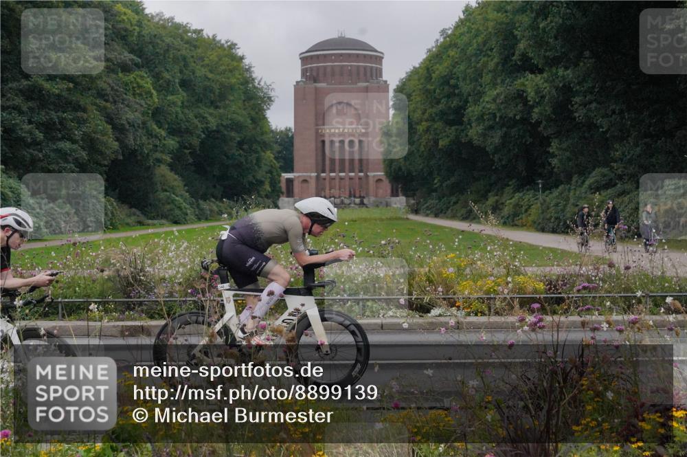 14.09.2025 - Stadtparktriathlon Michael Burmester http://msf.ph/oto/8899139 14.09.2025 09:10:07 Radfahren 311, 315, 328, 348, 350, 357, 387, 391, 413, 414 meine-sportfotos.de