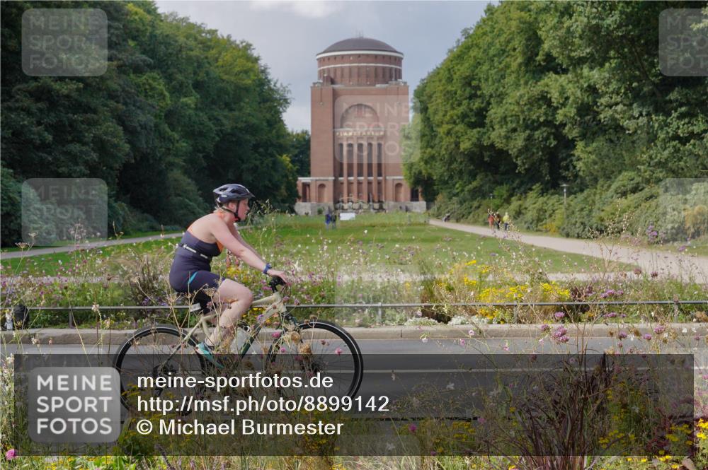 14.09.2025 - Stadtparktriathlon Michael Burmester http://msf.ph/oto/8899142 14.09.2025 12:52:00 Radfahren 1257, 1325, 1341, 1347, 1392 meine-sportfotos.de
