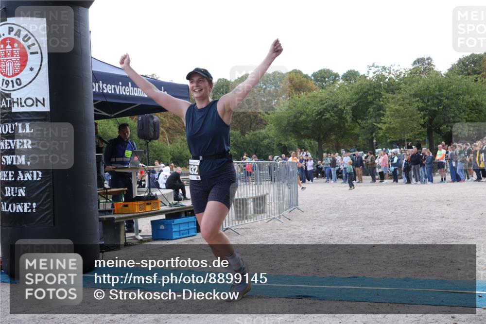 14.09.2025 - Stadtparktriathlon Strokosch-Dieckow http://msf.ph/oto/8899145 14.09.2025 14:10:40 Ziel 1432, 1537 meine-sportfotos.de
