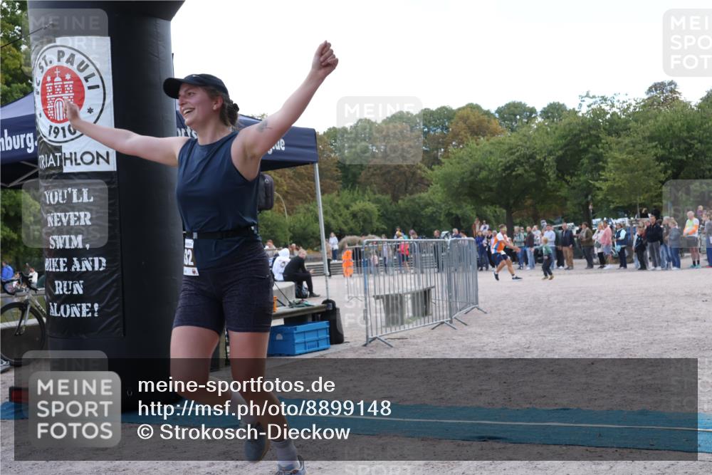 14.09.2025 - Stadtparktriathlon Strokosch-Dieckow http://msf.ph/oto/8899148 14.09.2025 14:10:40 Ziel 1432, 1537 meine-sportfotos.de