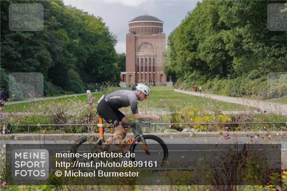 14.09.2025 - Stadtparktriathlon Michael Burmester http://msf.ph/oto/8899161 14.09.2025 12:52:09 Radfahren 1257, 1339, 1347, 1369, 1377, 1381, 1392 meine-sportfotos.de