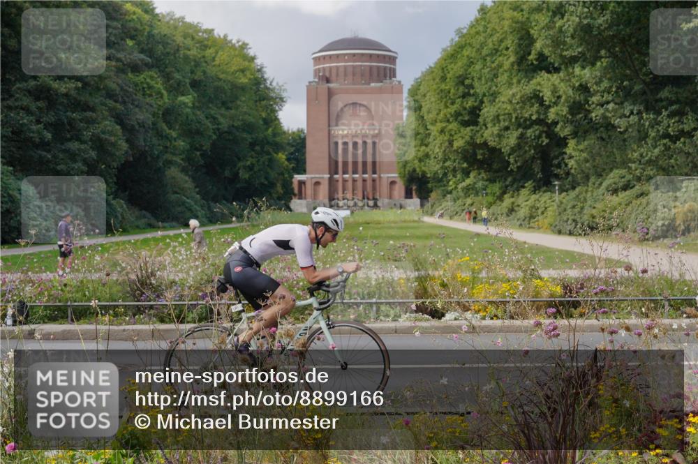 14.09.2025 - Stadtparktriathlon Michael Burmester http://msf.ph/oto/8899166 14.09.2025 12:52:10 Radfahren 1339, 1347, 1369, 1377, 1381, 1392 meine-sportfotos.de