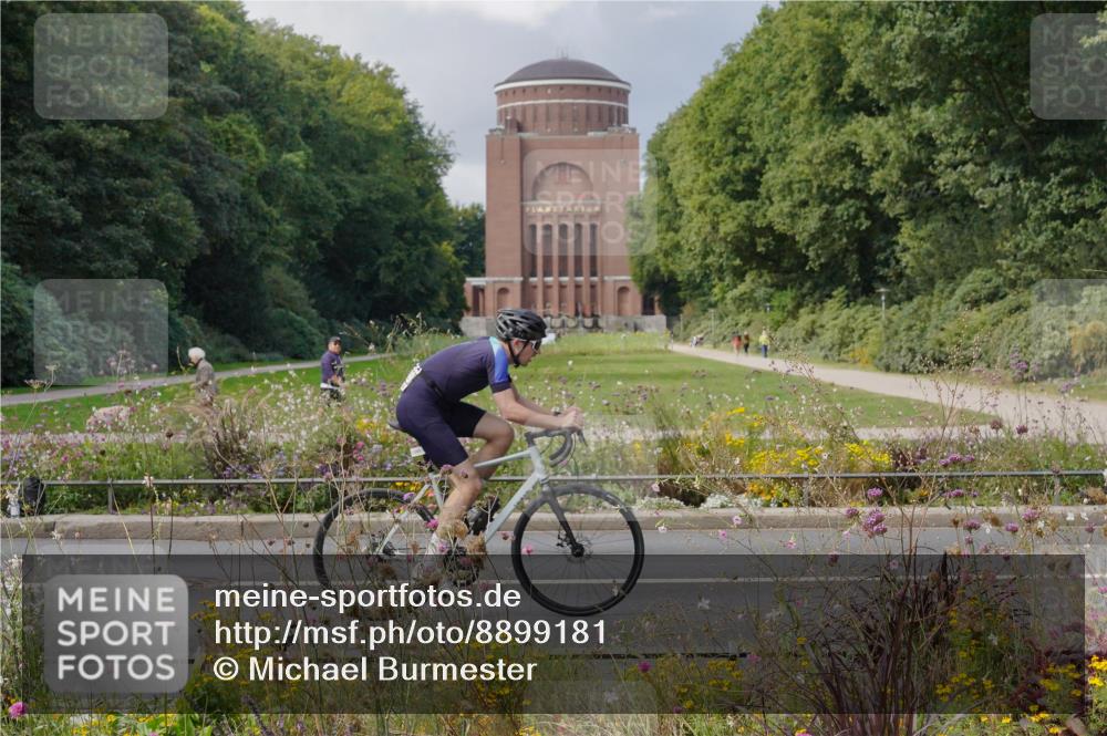 14.09.2025 - Stadtparktriathlon Michael Burmester http://msf.ph/oto/8899181 14.09.2025 12:52:13 Radfahren 1339, 1344, 1347, 1369, 1377, 1381, 1404 meine-sportfotos.de