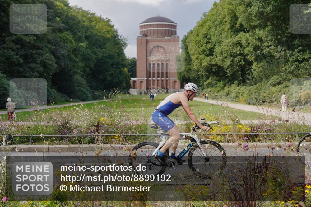14.09.2025 - Stadtparktriathlon Michael Burmester http://msf.ph/oto/8899192 14.09.2025 12:52:21 Radfahren 1340, 1344, 1396, 1404 meine-sportfotos.de