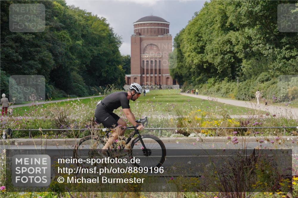 14.09.2025 - Stadtparktriathlon Michael Burmester http://msf.ph/oto/8899196 14.09.2025 12:52:25 Radfahren 1264, 1303, 1340, 1344, 1396, 1404 meine-sportfotos.de