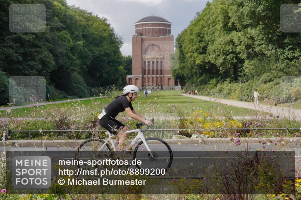 14.09.2025 - Stadtparktriathlon Michael Burmester http://msf.ph/oto/8899200 14.09.2025 12:52:30 Radfahren 1264, 1303, 1340, 1345, 1396 meine-sportfotos.de