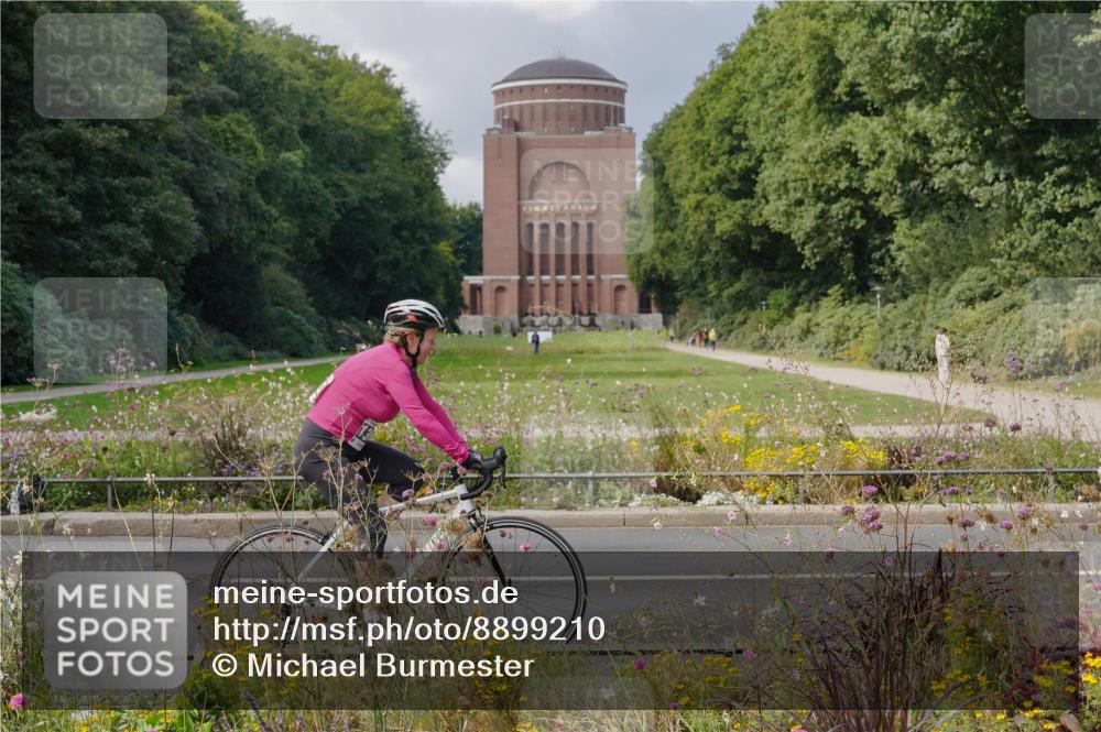 14.09.2025 - Stadtparktriathlon Michael Burmester http://msf.ph/oto/8899210 14.09.2025 12:52:32 Radfahren 1264, 1303, 1340, 1345 meine-sportfotos.de