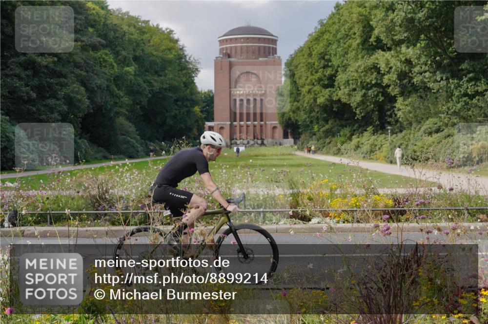 14.09.2025 - Stadtparktriathlon Michael Burmester http://msf.ph/oto/8899214 14.09.2025 12:52:35 Radfahren 1264, 1303, 1322, 1340, 1345, 1417 meine-sportfotos.de