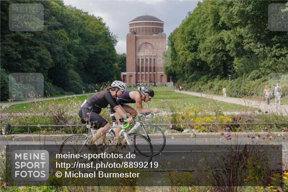 14.09.2025 - Stadtparktriathlon Michael Burmester http://msf.ph/oto/8899219 14.09.2025 12:52:43 Radfahren 1315, 1322, 1351, 1359, 1417 meine-sportfotos.de