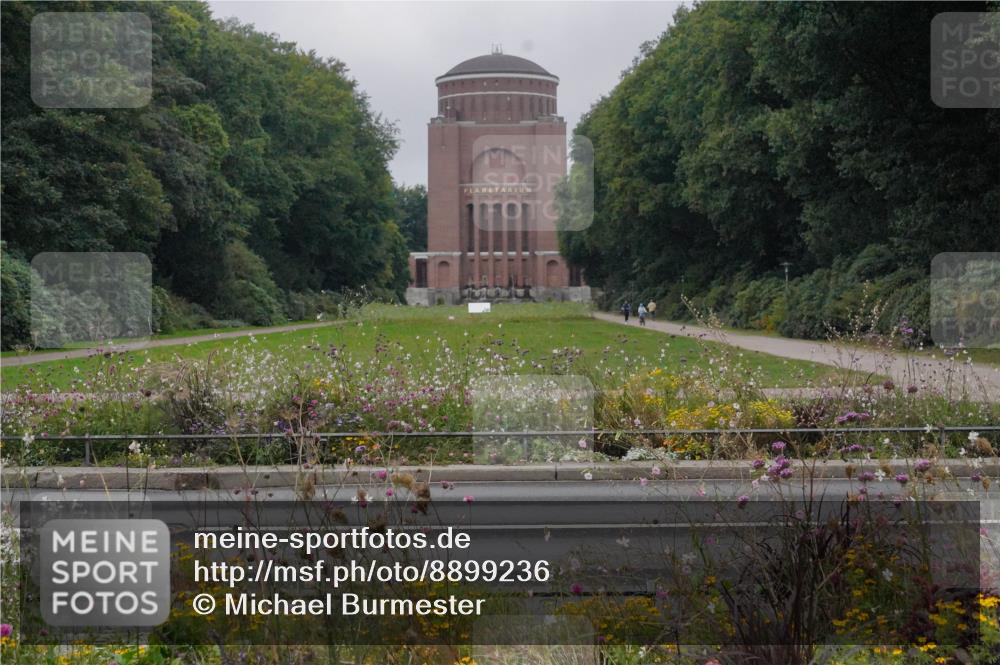 14.09.2025 - Stadtparktriathlon Michael Burmester http://msf.ph/oto/8899236 14.09.2025 09:10:48 Radfahren 319, 322, 367, 369, 382, 415, 421, 435 meine-sportfotos.de
