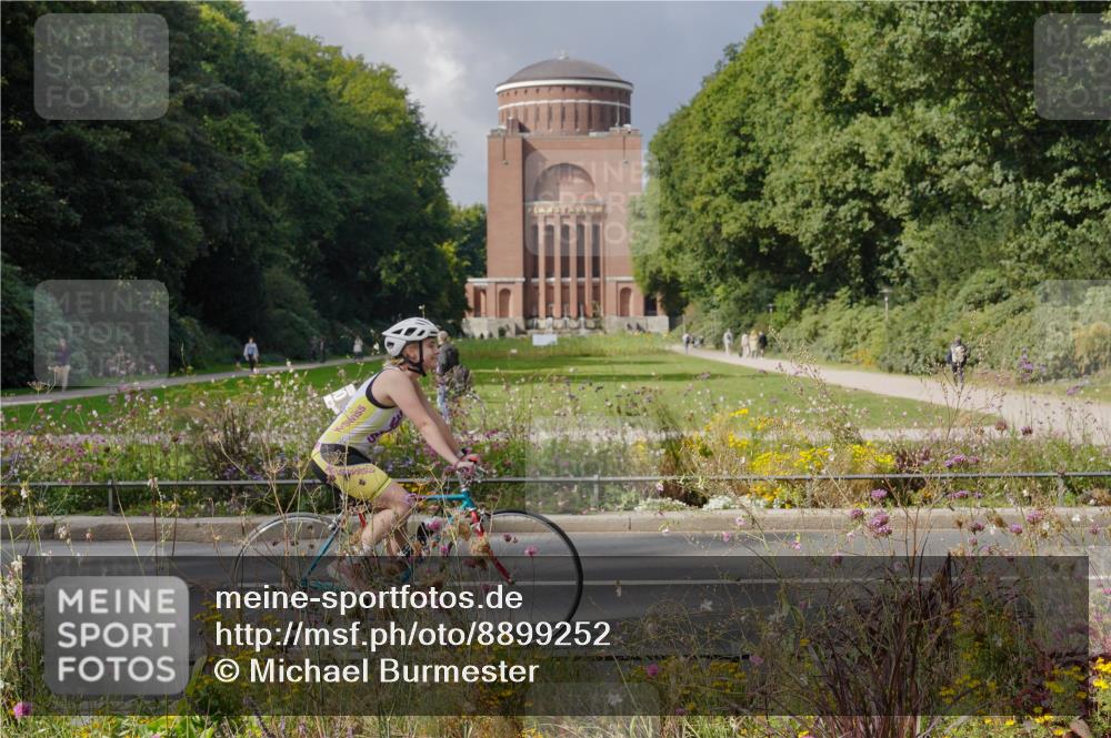 14.09.2025 - Stadtparktriathlon Michael Burmester http://msf.ph/oto/8899252 14.09.2025 12:53:42 Radfahren 1300, 1368, 1380 meine-sportfotos.de