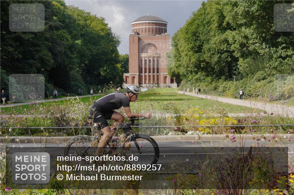 14.09.2025 - Stadtparktriathlon Michael Burmester http://msf.ph/oto/8899257 14.09.2025 12:53:48 Radfahren 1300, 1368, 1380, 1420 meine-sportfotos.de