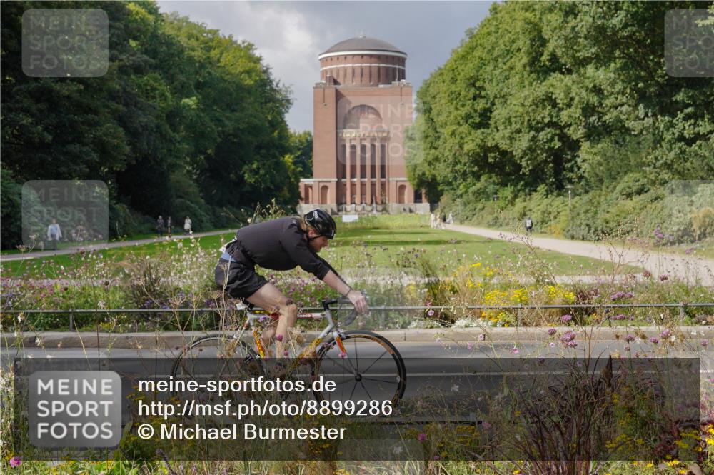 14.09.2025 - Stadtparktriathlon Michael Burmester http://msf.ph/oto/8899286 14.09.2025 12:54:06 Radfahren 1246, 1360, 1382 meine-sportfotos.de