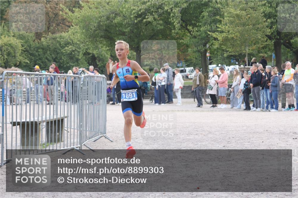 14.09.2025 - Stadtparktriathlon Strokosch-Dieckow http://msf.ph/oto/8899303 14.09.2025 14:12:08 Ziel 1661, 1691 meine-sportfotos.de