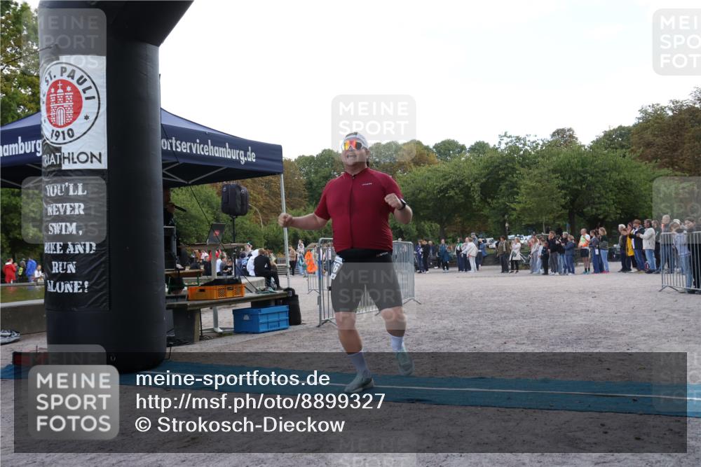 14.09.2025 - Stadtparktriathlon Strokosch-Dieckow http://msf.ph/oto/8899327 14.09.2025 14:12:32 Ziel 1376, 1662, 1679 meine-sportfotos.de