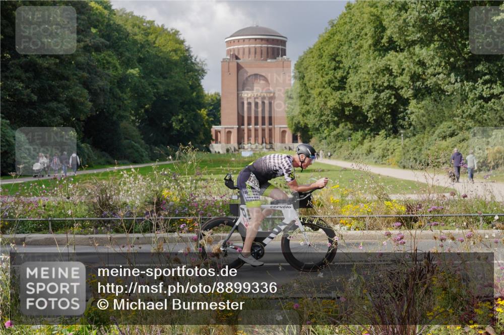 14.09.2025 - Stadtparktriathlon Michael Burmester http://msf.ph/oto/8899336 14.09.2025 12:54:48 Radfahren 1353, 1419, 1469, 1504 meine-sportfotos.de