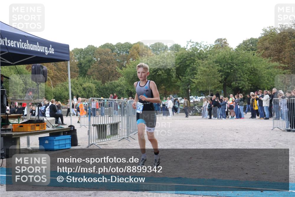 14.09.2025 - Stadtparktriathlon Strokosch-Dieckow http://msf.ph/oto/8899342 14.09.2025 14:12:38 Ziel 1678, 1679 meine-sportfotos.de
