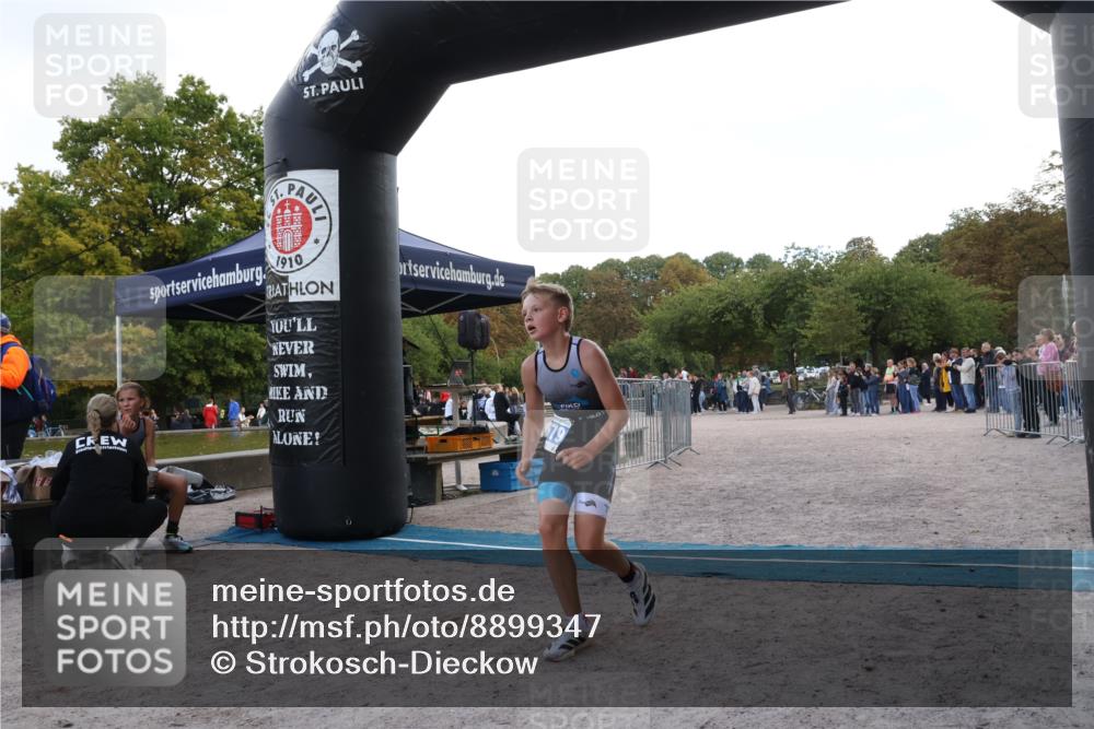 14.09.2025 - Stadtparktriathlon Strokosch-Dieckow http://msf.ph/oto/8899347 14.09.2025 14:12:39 Ziel 1678, 1679 meine-sportfotos.de