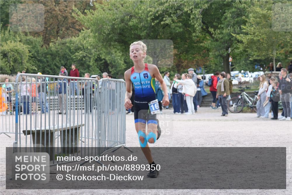 14.09.2025 - Stadtparktriathlon Strokosch-Dieckow http://msf.ph/oto/8899350 14.09.2025 14:12:41 Ziel 1678, 1679 meine-sportfotos.de