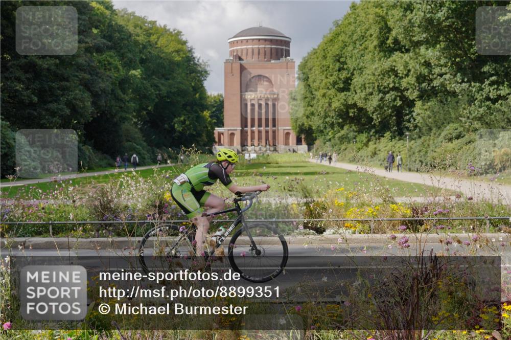 14.09.2025 - Stadtparktriathlon Michael Burmester http://msf.ph/oto/8899351 14.09.2025 12:55:09 Radfahren 1258, 1319, 1349, 1441 meine-sportfotos.de