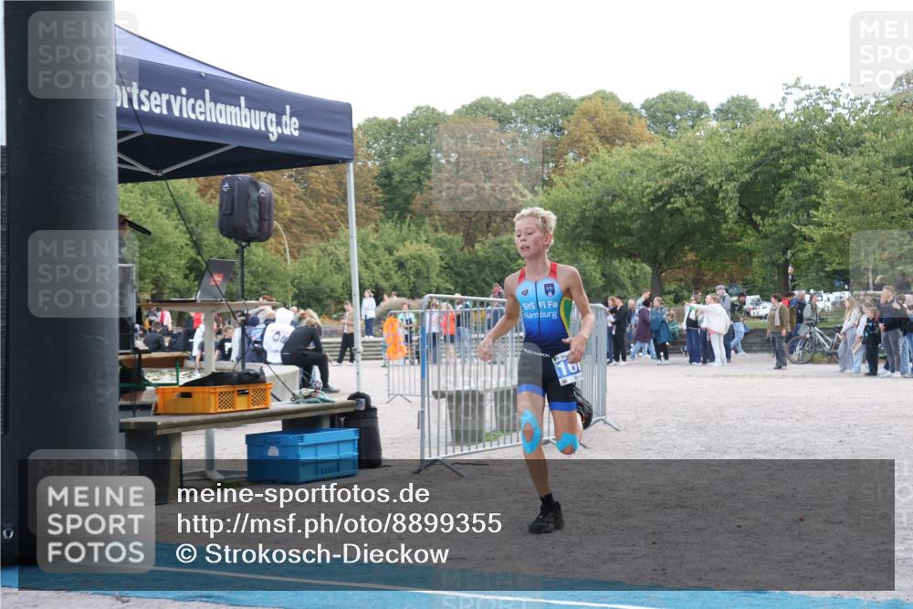 14.09.2025 - Stadtparktriathlon Strokosch-Dieckow http://msf.ph/oto/8899355 14.09.2025 14:12:42 Ziel 1653, 1678, 1679 meine-sportfotos.de