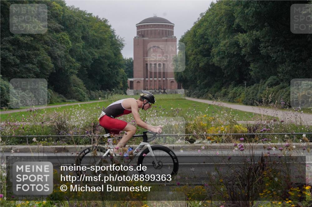 14.09.2025 - Stadtparktriathlon Michael Burmester http://msf.ph/oto/8899363 14.09.2025 09:11:44 Radfahren 310, 335, 338, 394 meine-sportfotos.de