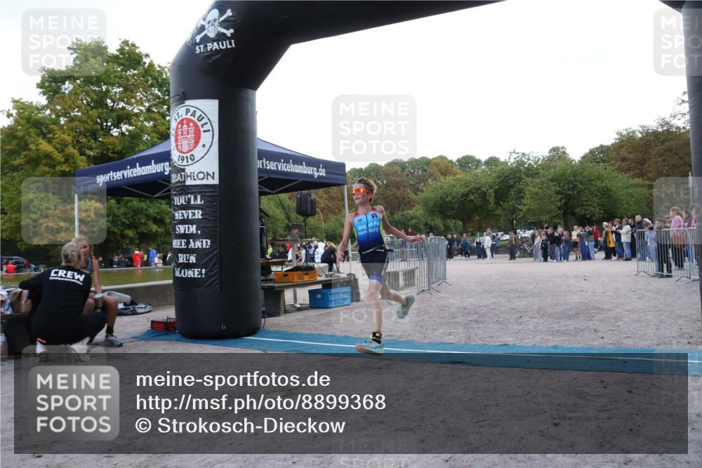 14.09.2025 - Stadtparktriathlon Strokosch-Dieckow http://msf.ph/oto/8899368 14.09.2025 14:12:49 Ziel 1437, 1653, 1678 meine-sportfotos.de