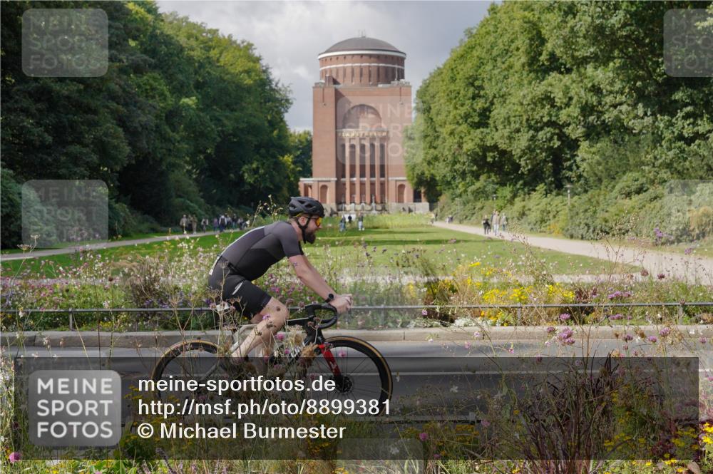 14.09.2025 - Stadtparktriathlon Michael Burmester http://msf.ph/oto/8899381 14.09.2025 12:55:28 Radfahren 1326, 1357, 1376, 1387, 1397, 1514 meine-sportfotos.de