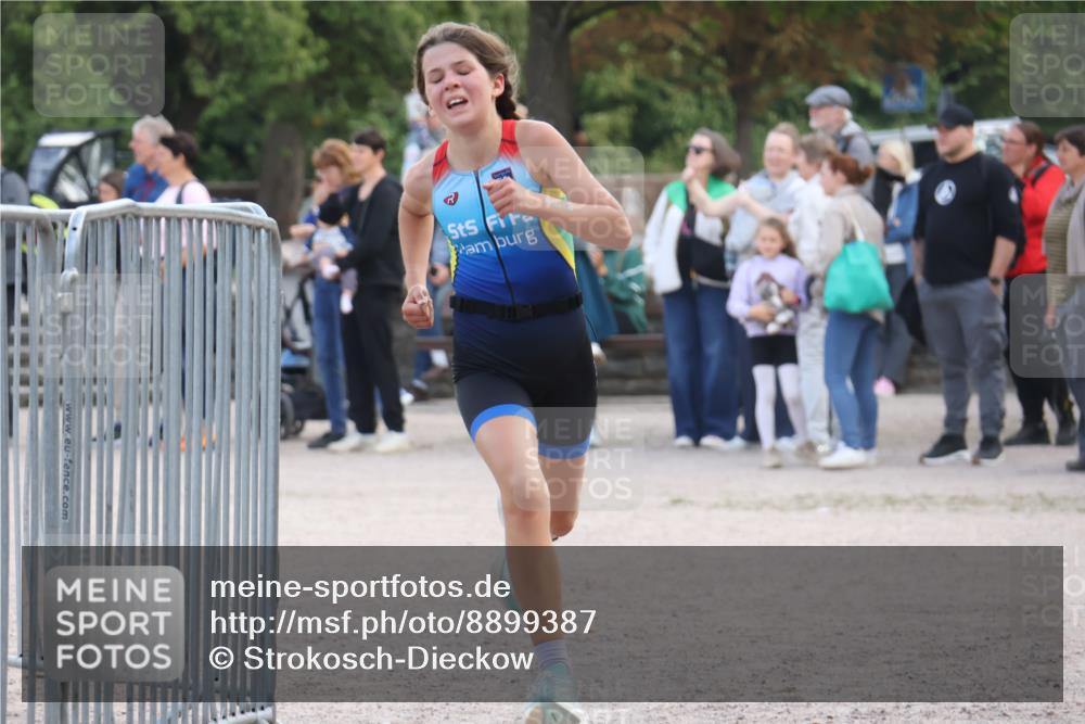 14.09.2025 - Stadtparktriathlon Strokosch-Dieckow http://msf.ph/oto/8899387 14.09.2025 14:13:09 Ziel 1644, 1650 meine-sportfotos.de