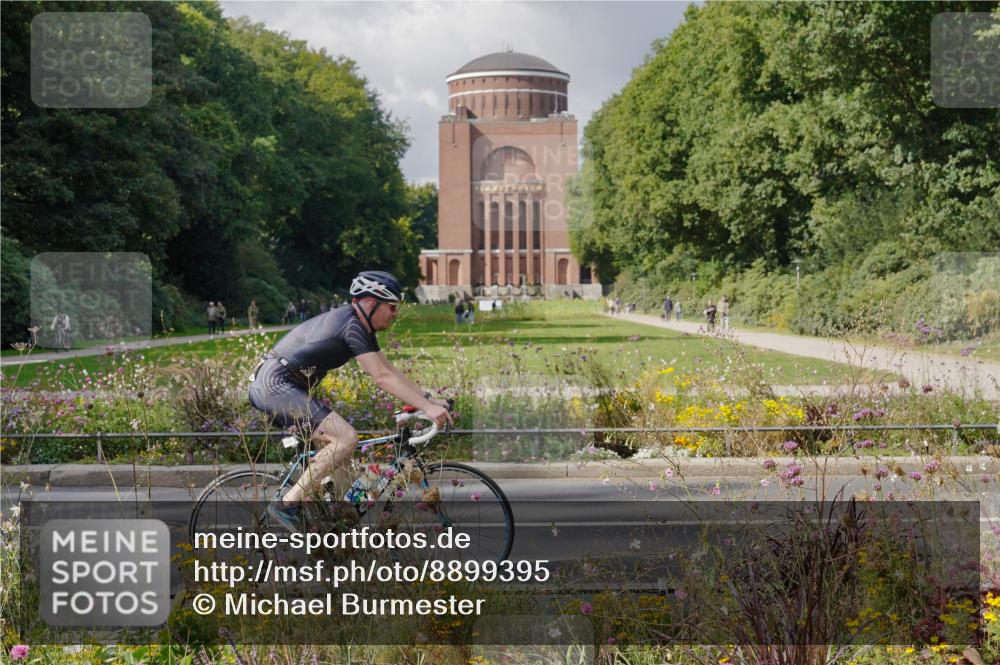 14.09.2025 - Stadtparktriathlon Michael Burmester http://msf.ph/oto/8899395 14.09.2025 12:55:41 Radfahren 1370, 1394, 1411 meine-sportfotos.de