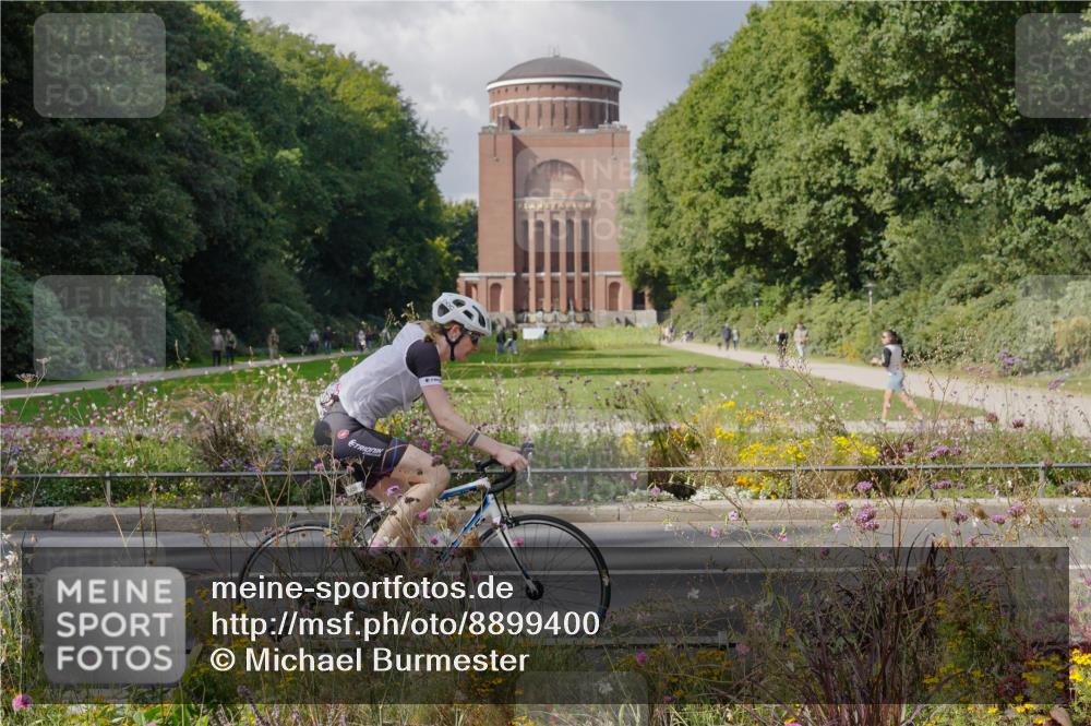 14.09.2025 - Stadtparktriathlon Michael Burmester http://msf.ph/oto/8899400 14.09.2025 12:55:43 Radfahren 1370, 1394, 1411 meine-sportfotos.de