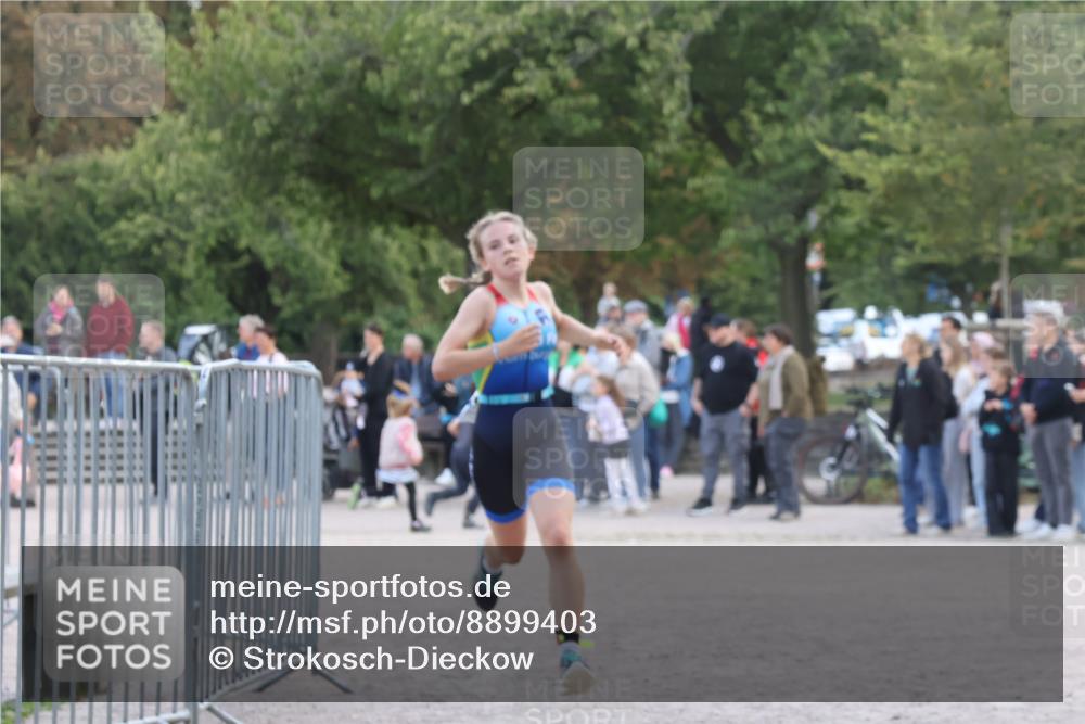14.09.2025 - Stadtparktriathlon Strokosch-Dieckow http://msf.ph/oto/8899403 14.09.2025 14:13:14 Ziel 1644, 1650 meine-sportfotos.de