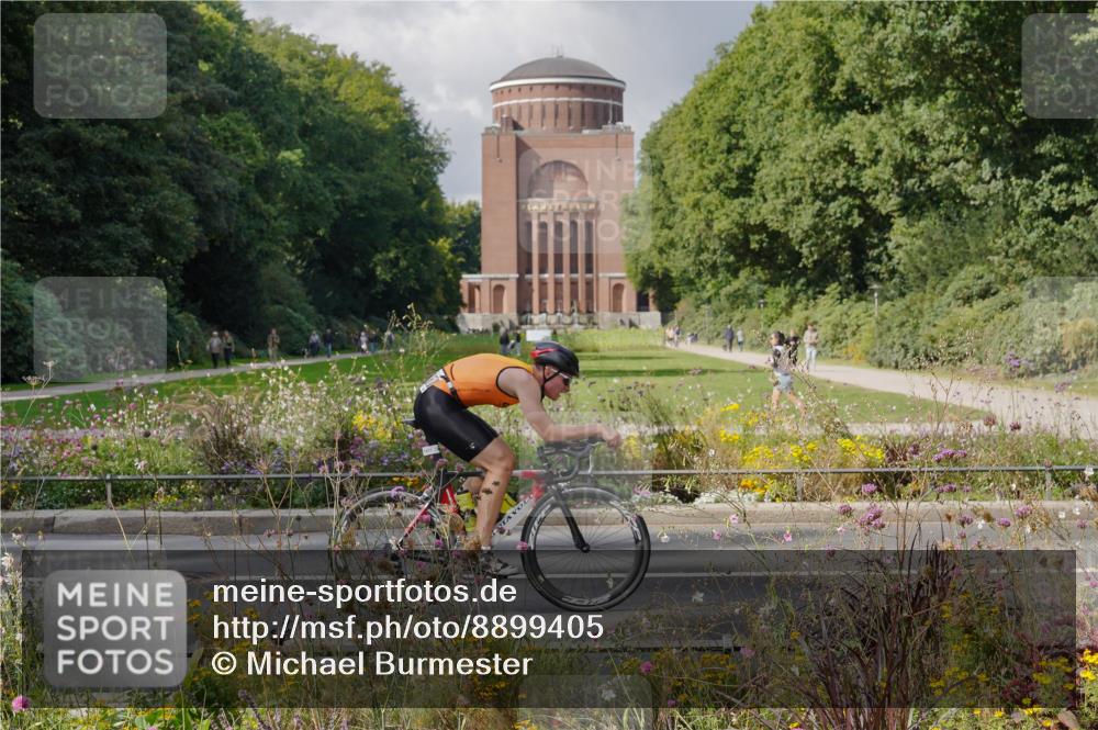 14.09.2025 - Stadtparktriathlon Michael Burmester http://msf.ph/oto/8899405 14.09.2025 12:55:44 Radfahren 1370, 1394, 1411 meine-sportfotos.de
