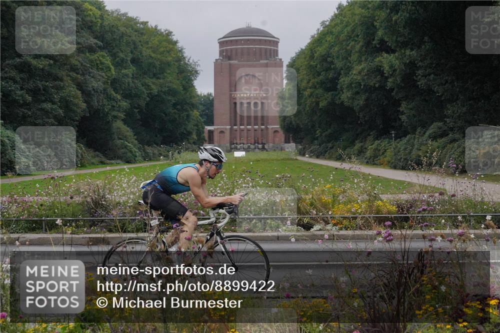 14.09.2025 - Stadtparktriathlon Michael Burmester http://msf.ph/oto/8899422 14.09.2025 09:12:38 Radfahren 356, 374, 422, 431, 480 meine-sportfotos.de