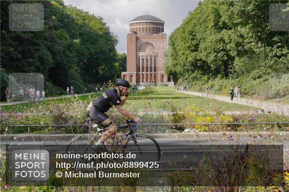 14.09.2025 - Stadtparktriathlon Michael Burmester http://msf.ph/oto/8899425 14.09.2025 12:56:01 Radfahren 1273, 1374, 1384, 1389 meine-sportfotos.de