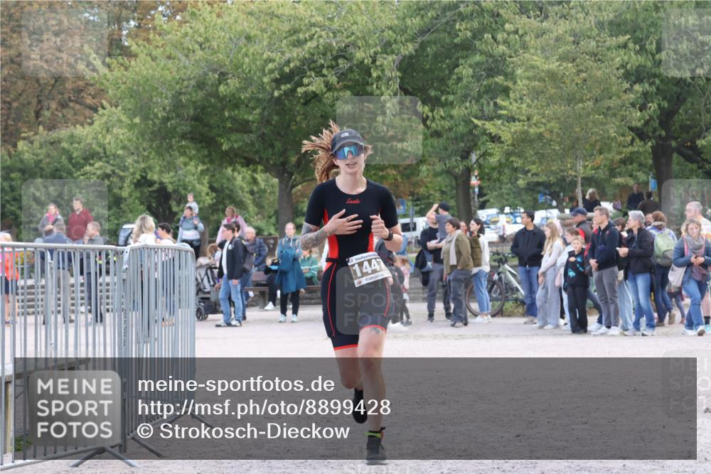 14.09.2025 - Stadtparktriathlon Strokosch-Dieckow http://msf.ph/oto/8899428 14.09.2025 14:13:27 Ziel 1447 meine-sportfotos.de