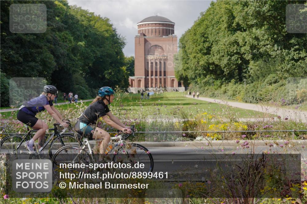 14.09.2025 - Stadtparktriathlon Michael Burmester http://msf.ph/oto/8899461 14.09.2025 12:56:23 Radfahren 1248, 1256, 1263, 1278, 1283, 1367, 1400, 1415, 1492, 1499, 1510 meine-sportfotos.de