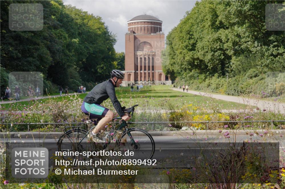 14.09.2025 - Stadtparktriathlon Michael Burmester http://msf.ph/oto/8899492 14.09.2025 12:56:41 Radfahren 1251, 1330, 1358, 1385, 1407 meine-sportfotos.de