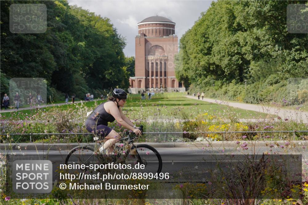 14.09.2025 - Stadtparktriathlon Michael Burmester http://msf.ph/oto/8899496 14.09.2025 12:56:42 Radfahren 1251, 1330, 1358, 1407 meine-sportfotos.de
