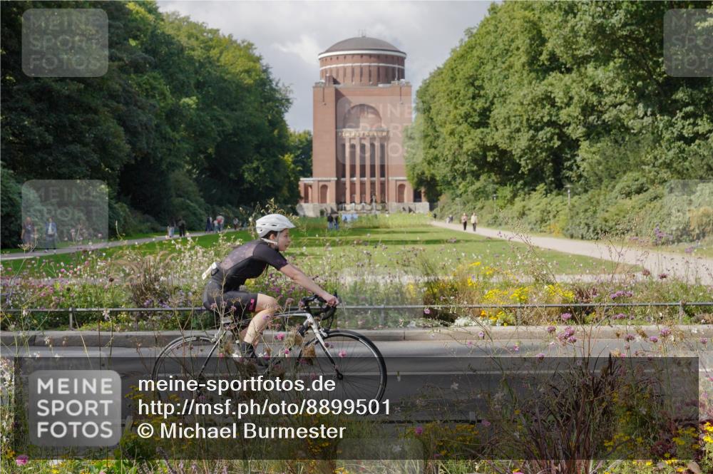 14.09.2025 - Stadtparktriathlon Michael Burmester http://msf.ph/oto/8899501 14.09.2025 12:56:49 Radfahren 1251, 1316, 1399 meine-sportfotos.de