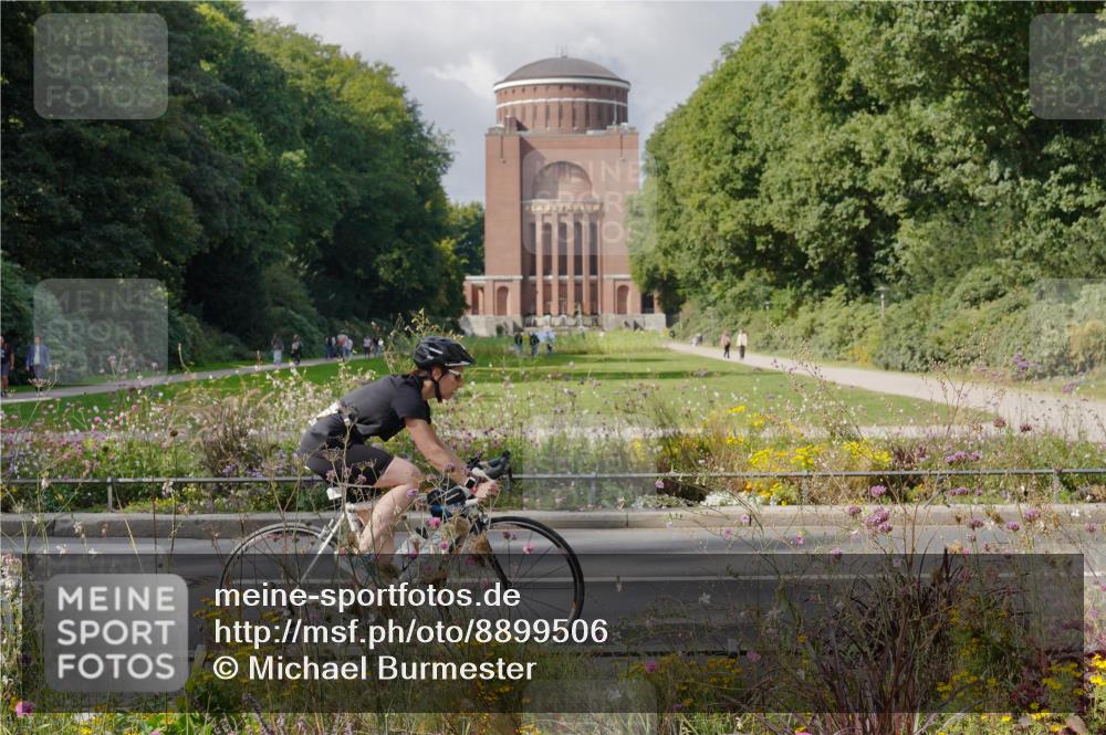 14.09.2025 - Stadtparktriathlon Michael Burmester http://msf.ph/oto/8899506 14.09.2025 12:56:52 Radfahren 1251, 1316, 1399 meine-sportfotos.de