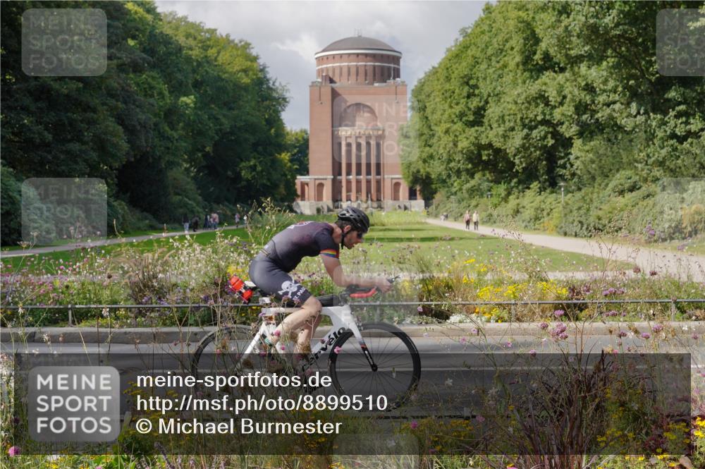 14.09.2025 - Stadtparktriathlon Michael Burmester http://msf.ph/oto/8899510 14.09.2025 12:56:56 Radfahren 1316, 1321, 1399 meine-sportfotos.de