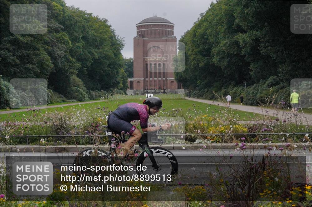 14.09.2025 - Stadtparktriathlon Michael Burmester http://msf.ph/oto/8899513 14.09.2025 09:13:42 Radfahren 324, 346, 386, 425 meine-sportfotos.de