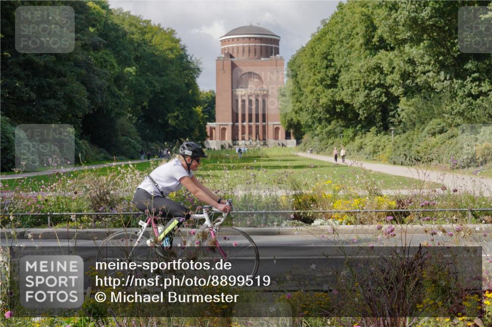14.09.2025 - Stadtparktriathlon Michael Burmester http://msf.ph/oto/8899519 14.09.2025 12:57:07 Radfahren 1254, 1289, 1321, 1327 meine-sportfotos.de