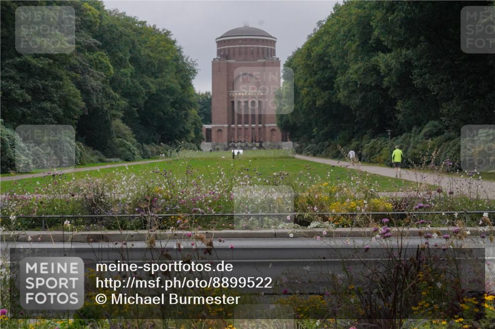 14.09.2025 - Stadtparktriathlon Michael Burmester http://msf.ph/oto/8899522 14.09.2025 09:13:49 Radfahren 324 meine-sportfotos.de